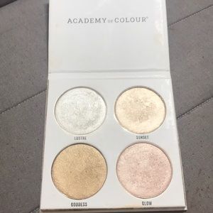 Academy of Colour Baked Highlighter Palette